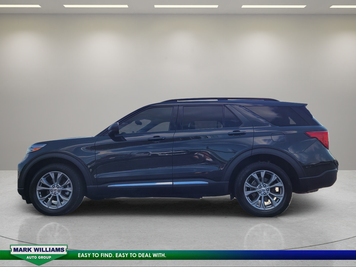 Certified 2022 Ford Explorer XLT w/ Equipment Group 202A AWD/4WD image 7