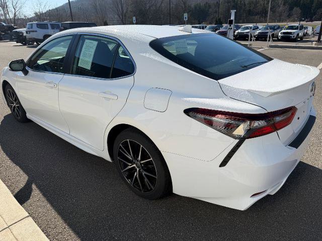 Used 2023 Toyota Camry SE AWD/4WD image 2
