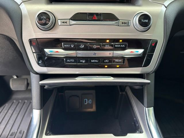 Certified 2022 Ford Explorer XLT w/ Equipment Group 202A image 21