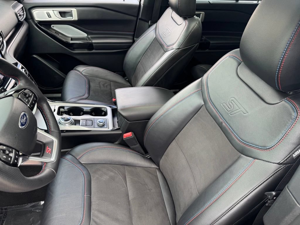 Certified 2023 Ford Explorer ST w/ Technology Package AWD/4WD image 6
