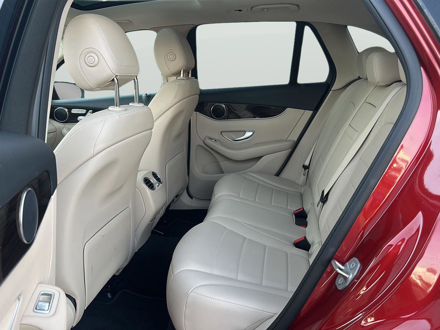 Used 2019 Mercedes-Benz GLC 300 4MATIC image 9