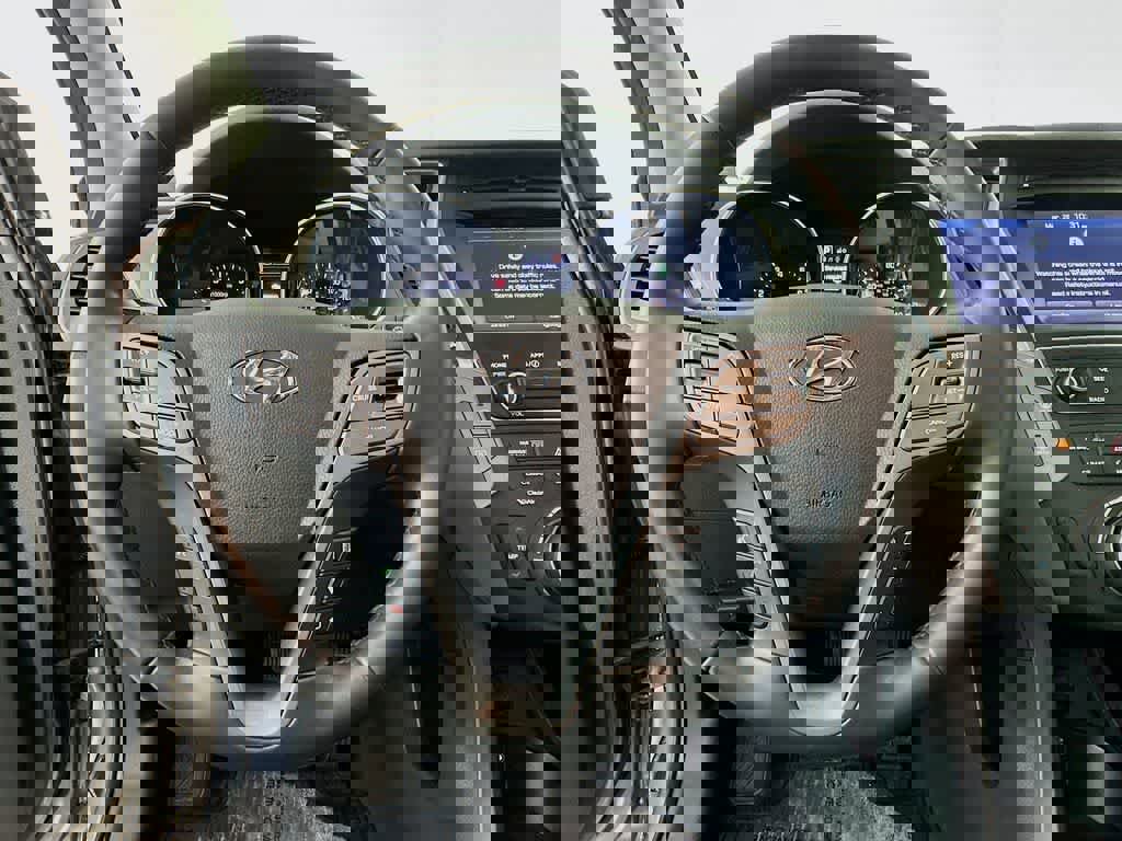 Used 2018 Hyundai Santa Fe Sport image 18