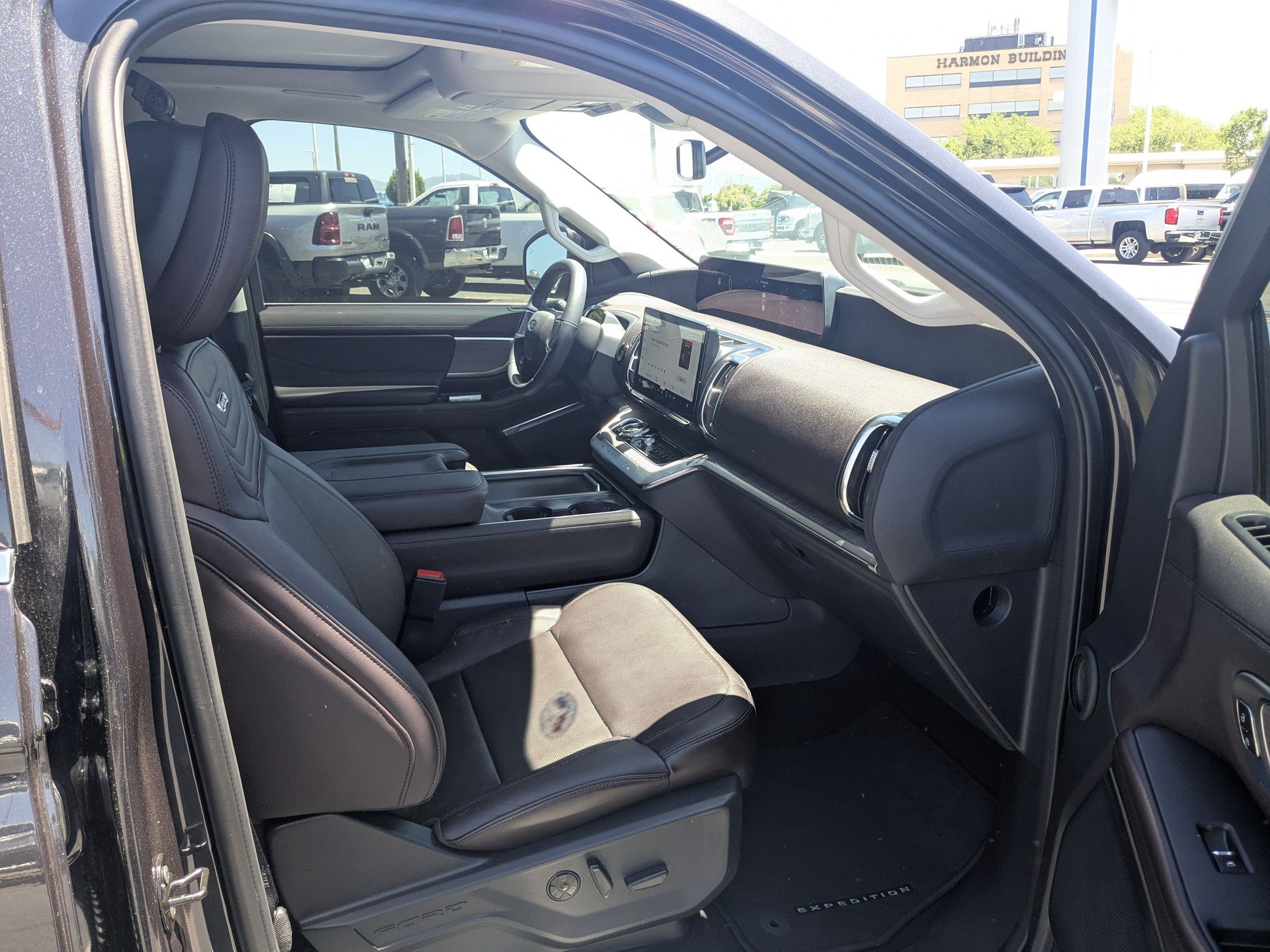 Certified 2026 Ford Expedition Max Platinum w/ Platinum Ultimate Package AWD/4WD image 34