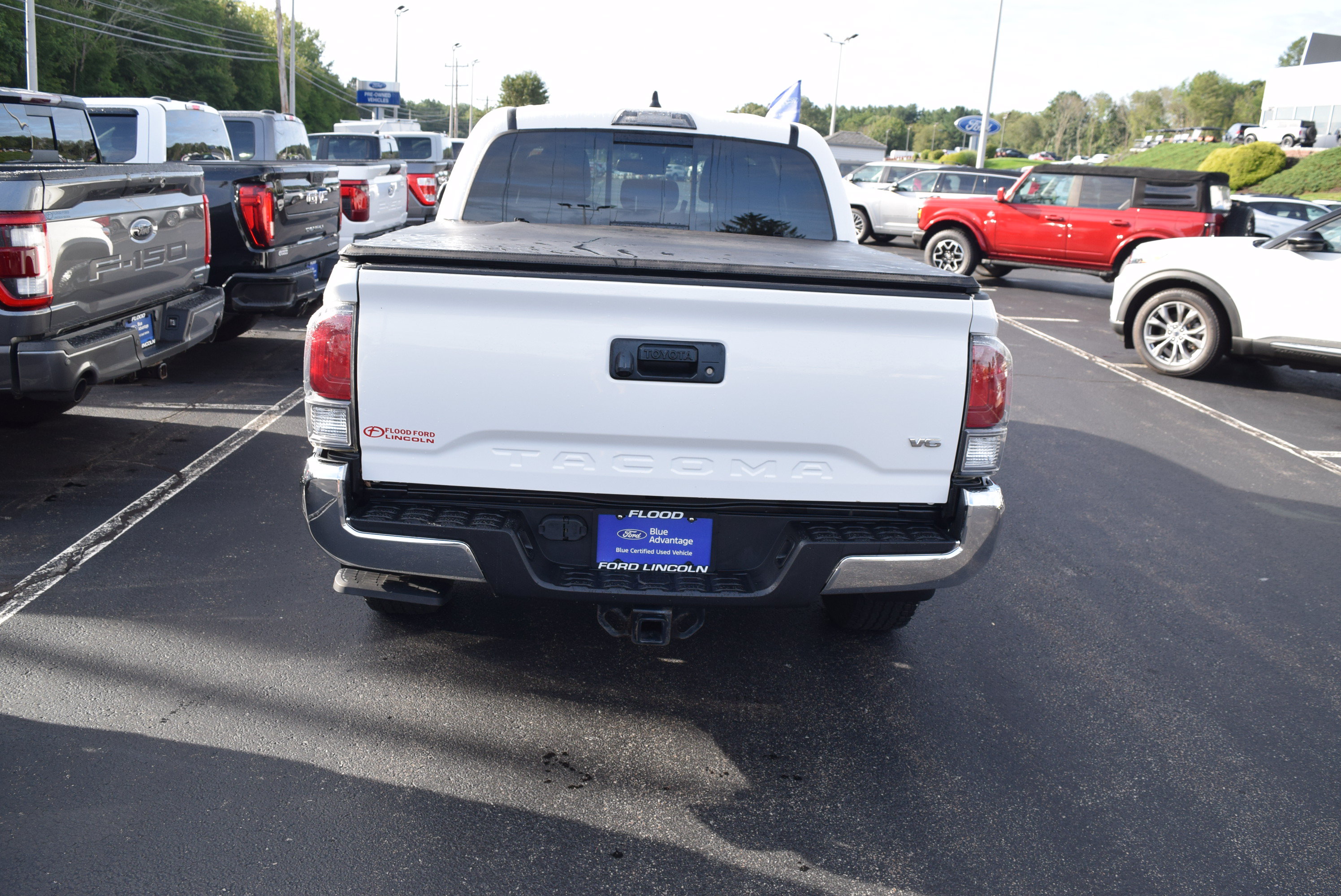 Used 2022 Toyota Tacoma TRD Off-Road AWD/4WD image 5