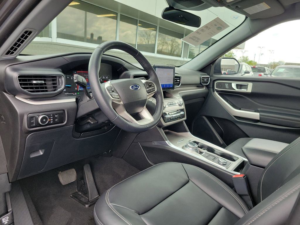 Certified 2023 Ford Explorer XLT w/ Equipment Group 202A image 21