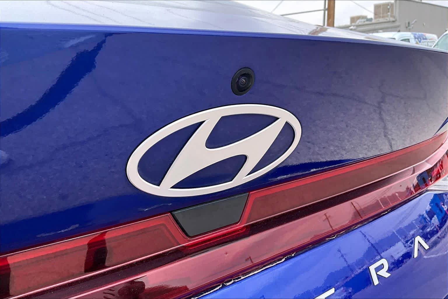 Used 2024 Hyundai Elantra SE FWD image 29