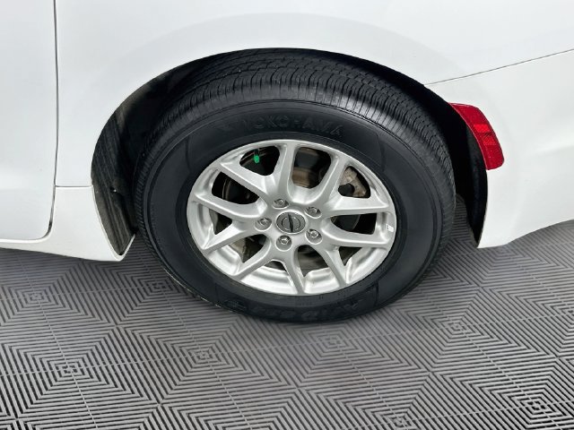 Used 2025 Chrysler Pacifica Select FWD image 34