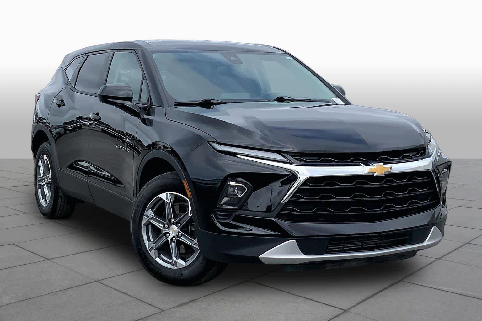 Used 2024 Chevrolet Blazer LT FWD image 3