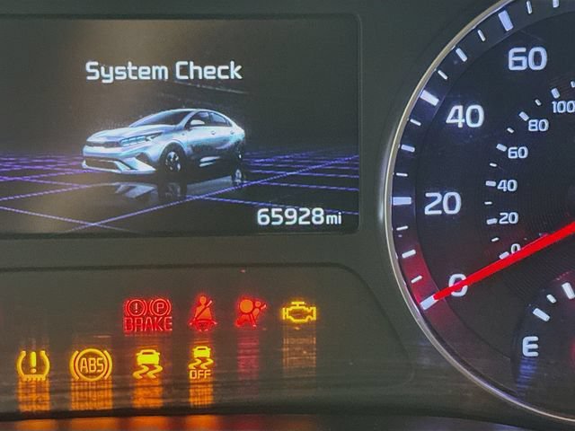 Used 2023 Kia Forte GT-Line FWD image 12