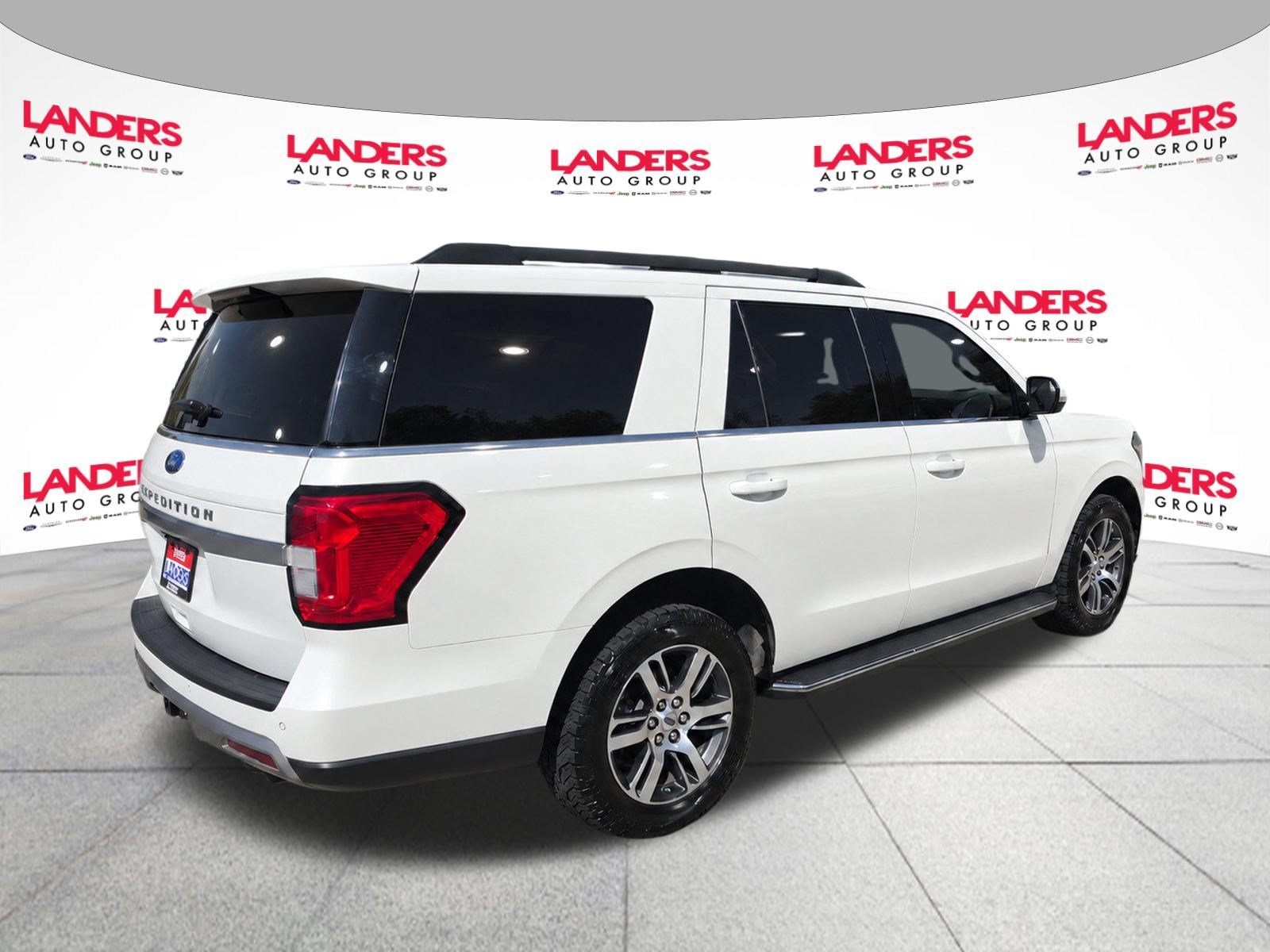 Certified 2022 Ford Expedition XLT RWD image 5