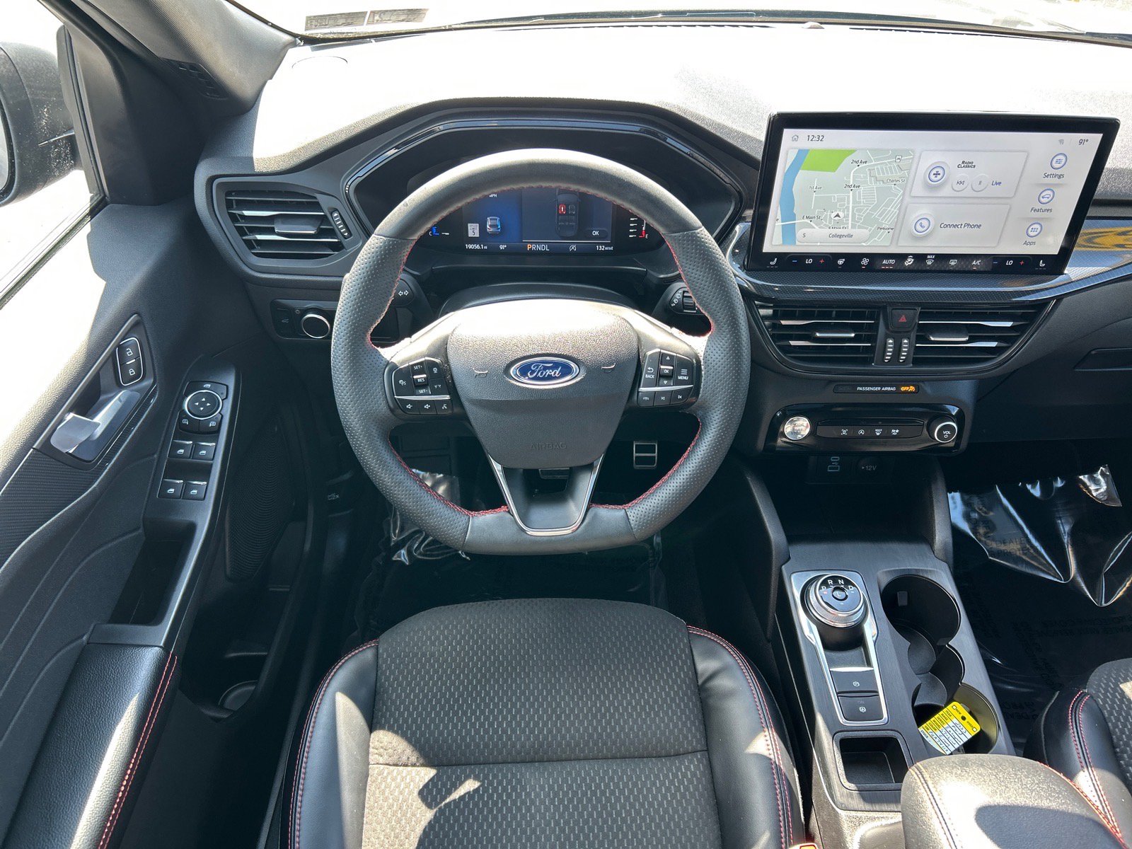 Certified 2023 Ford Escape ST-Line AWD/4WD image 2