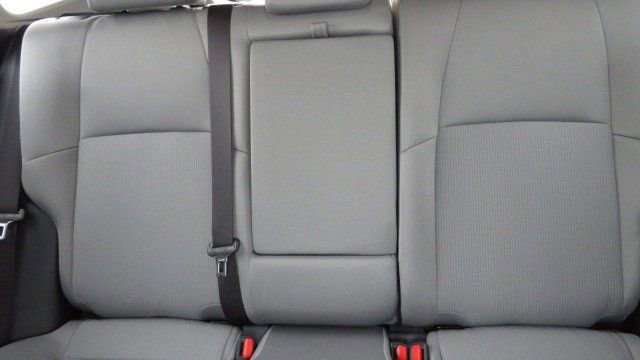 Used 2022 Toyota Venza LE image 12