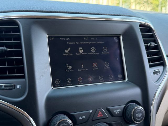 Used 2019 Jeep Grand Cherokee Laredo AWD/4WD image 5