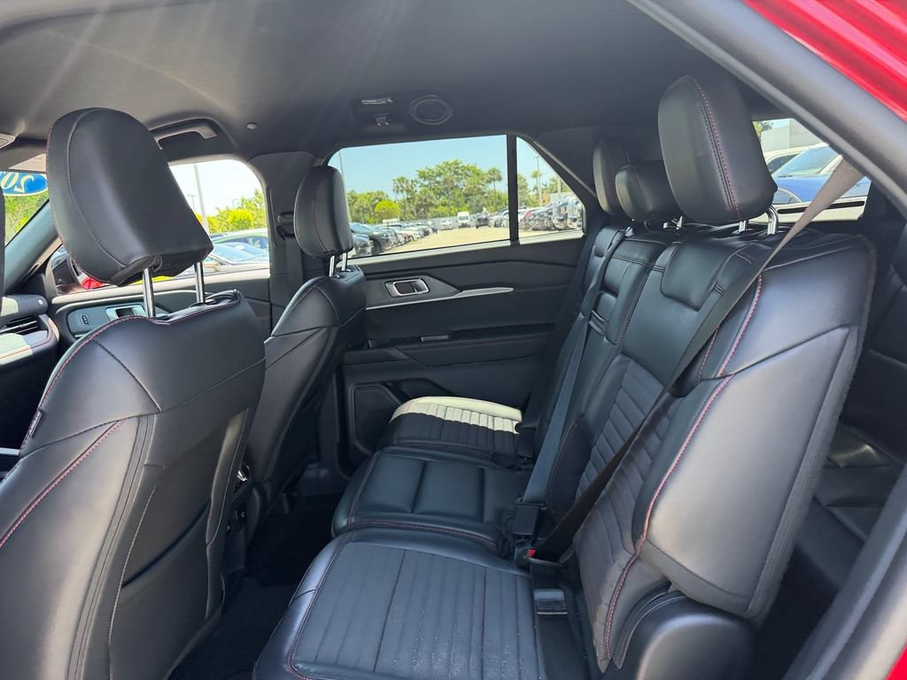 Certified 2026 Ford Explorer ST-Line w/ Premium Package RWD image 13