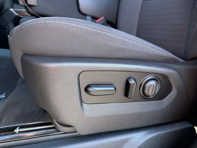 Used 2021 Chevrolet Silverado 1500 LT AWD/4WD image 18