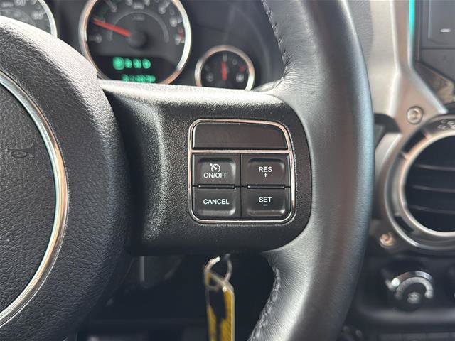 Used 2018 Jeep Wrangler Unlimited Rubicon w/ Connectivity Group AWD/4WD image 21