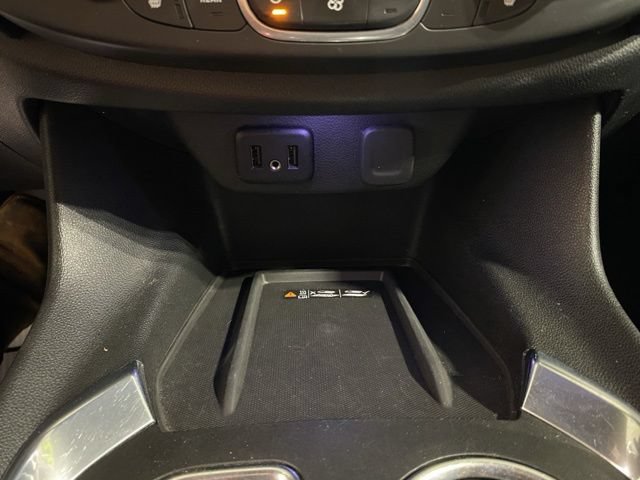 Used 2022 Chevrolet Traverse LT w/ LPO, Floor Liner Package AWD/4WD image 33