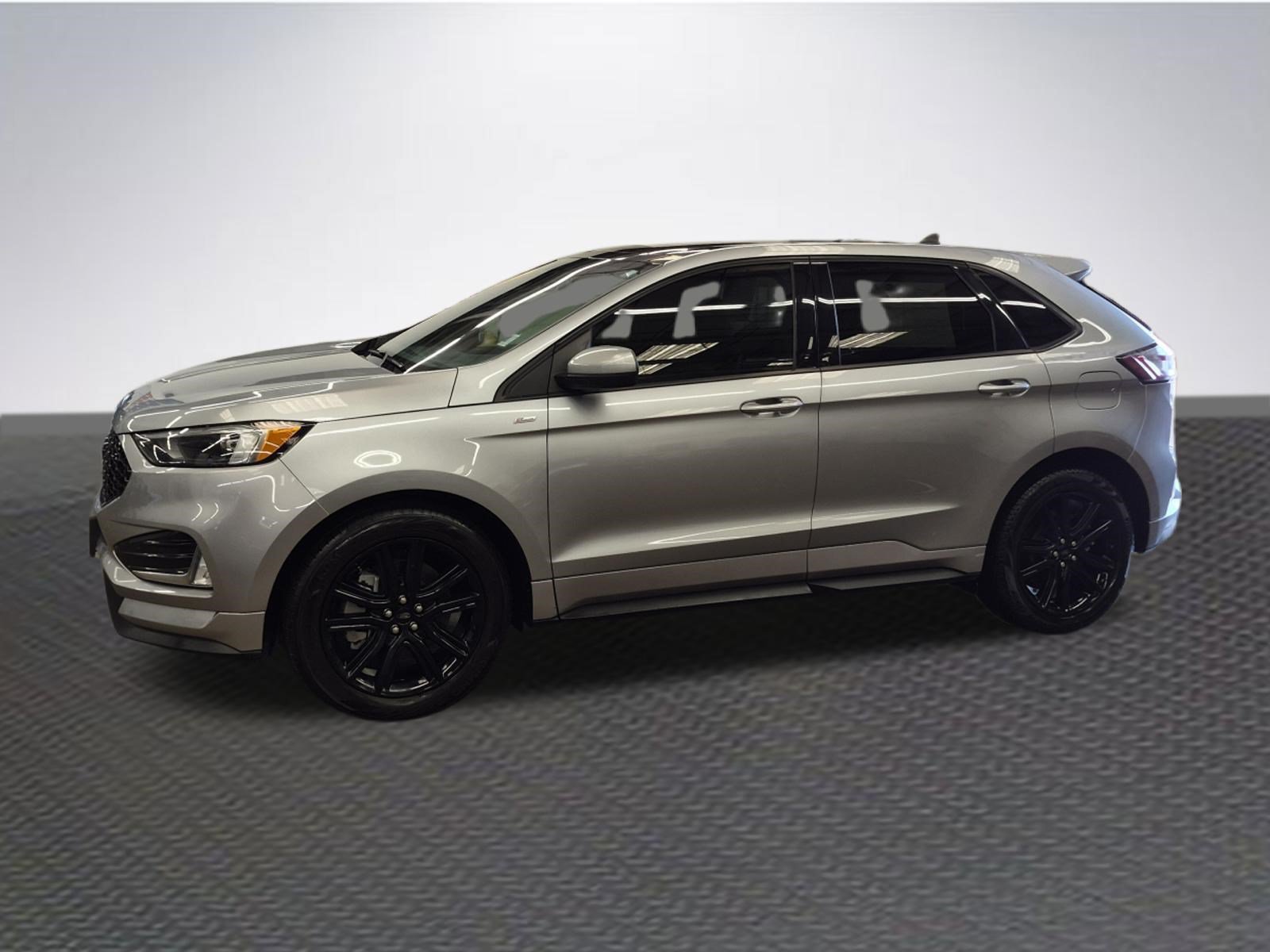 Certified 2024 Ford Edge ST-Line AWD/4WD image 2