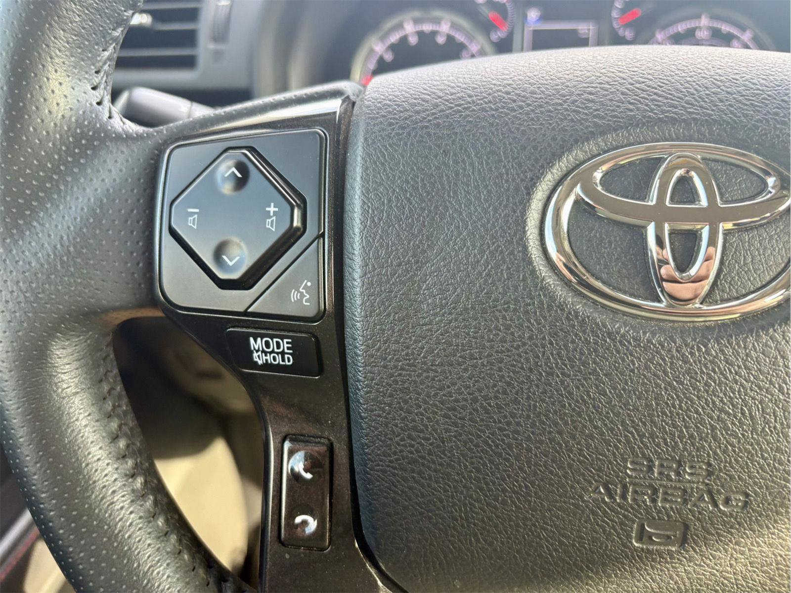 Used 2022 Toyota 4Runner TRD Off-Road Premium AWD/4WD image 23