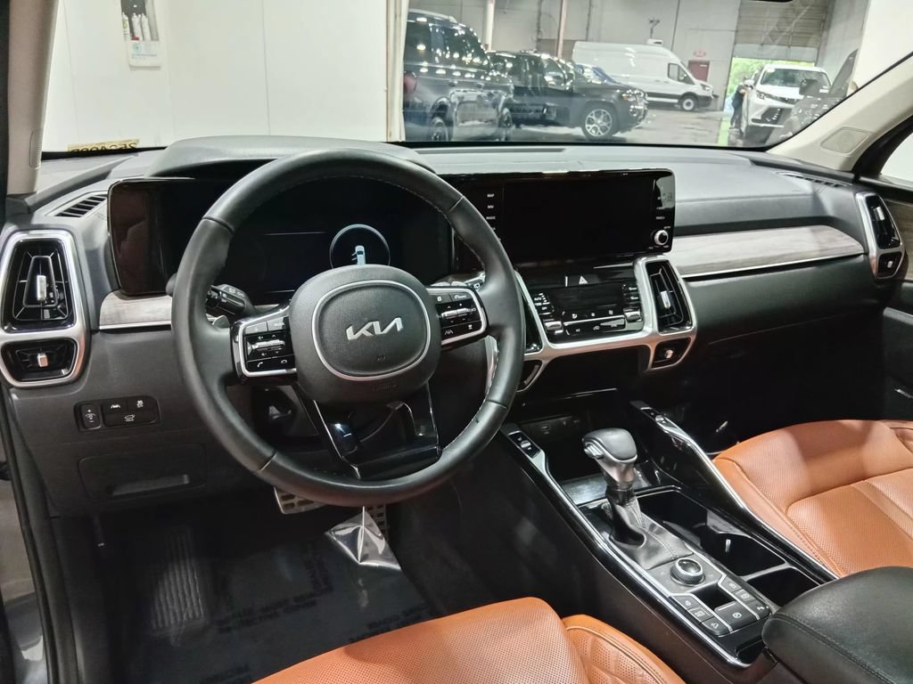 Used 2022 Kia Sorento SX Prestige w/ Rust Color Package AWD/4WD image 12