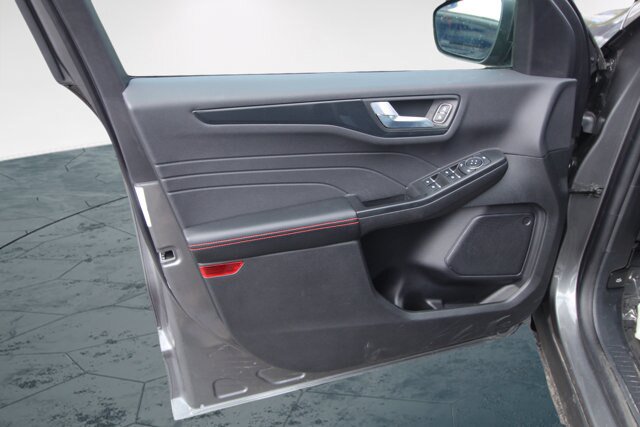 Certified 2025 Ford Escape ST-Line AWD/4WD image 15
