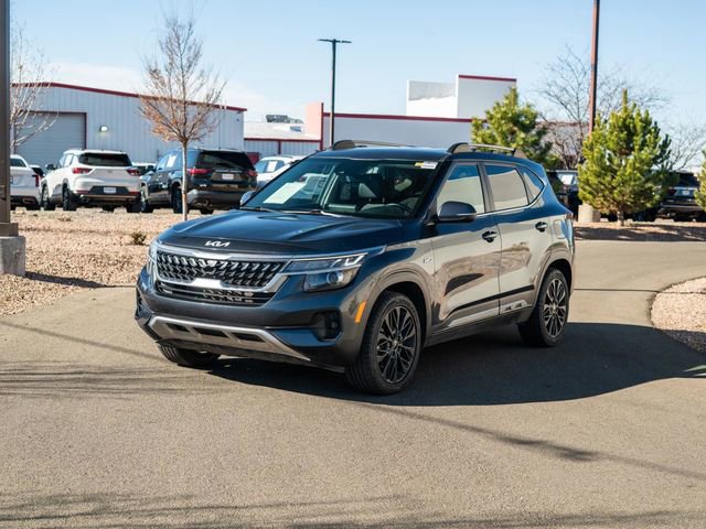 Used 2022 Kia Seltos Nightfall Edition image 11