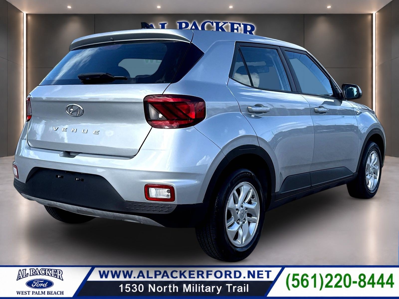 Used 2021 Hyundai Venue SE FWD image 6