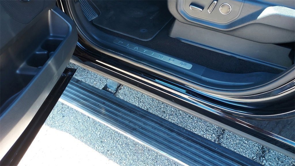 Certified 2022 Ford Expedition Platinum image 11