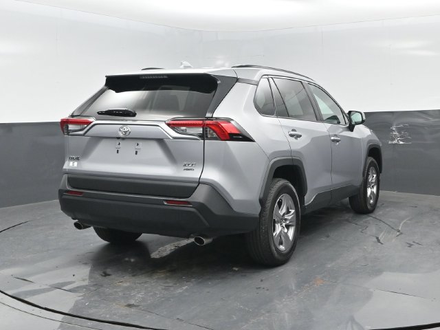 Used 2025 Toyota RAV4 XLE AWD/4WD image 21