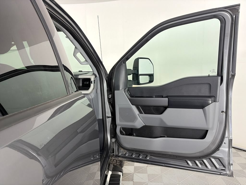 Certified 2025 Ford F250 XLT AWD/4WD image 29