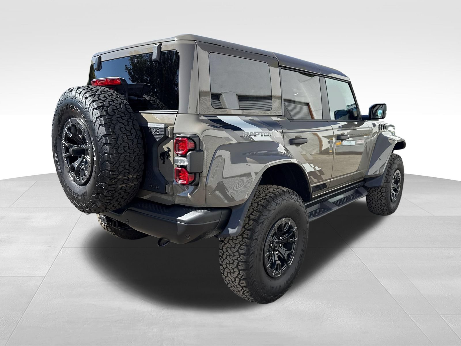 Certified 2025 Ford Bronco Raptor w/ Interior Carbon Fiber Pack AWD/4WD image 5