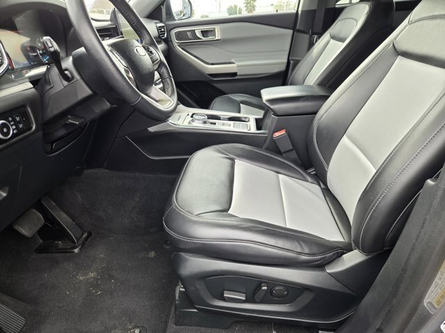 Certified 2024 Ford Explorer XLT w/ Equipment Group 202A RWD image 25