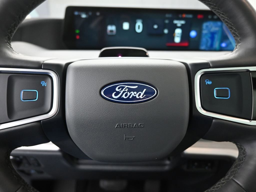 Certified 2025 Ford Expedition Active AWD/4WD image 39