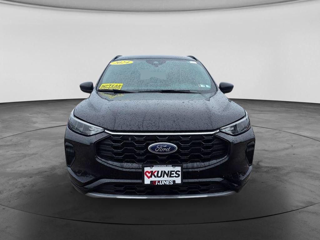 Certified 2024 Ford Escape ST-Line AWD/4WD image 2