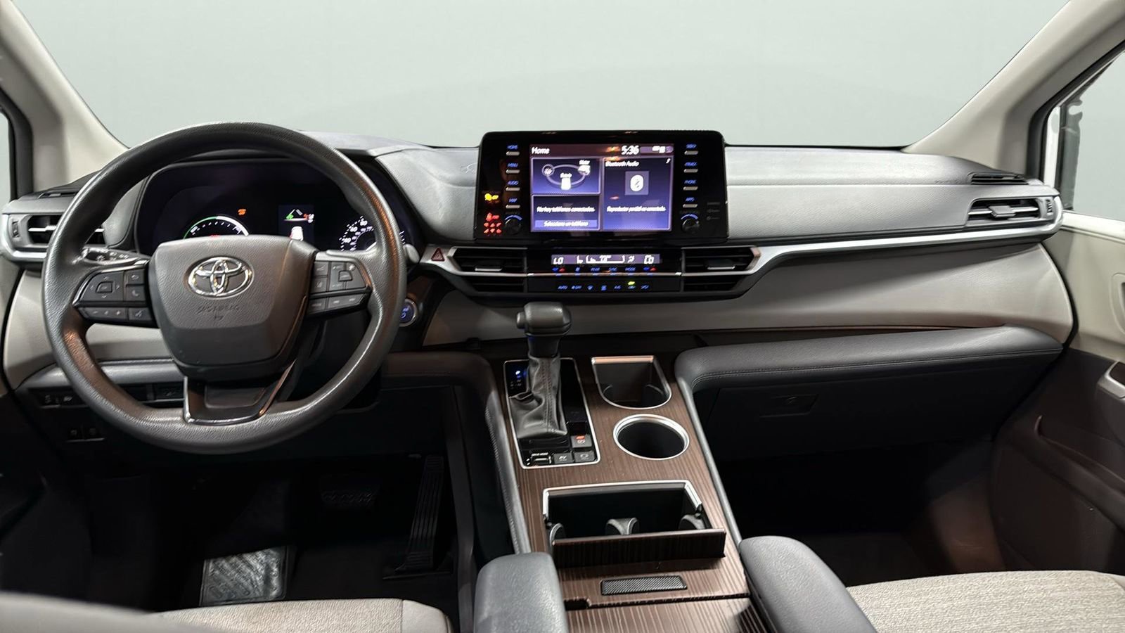 Used 2024 Toyota Sienna LE image 20