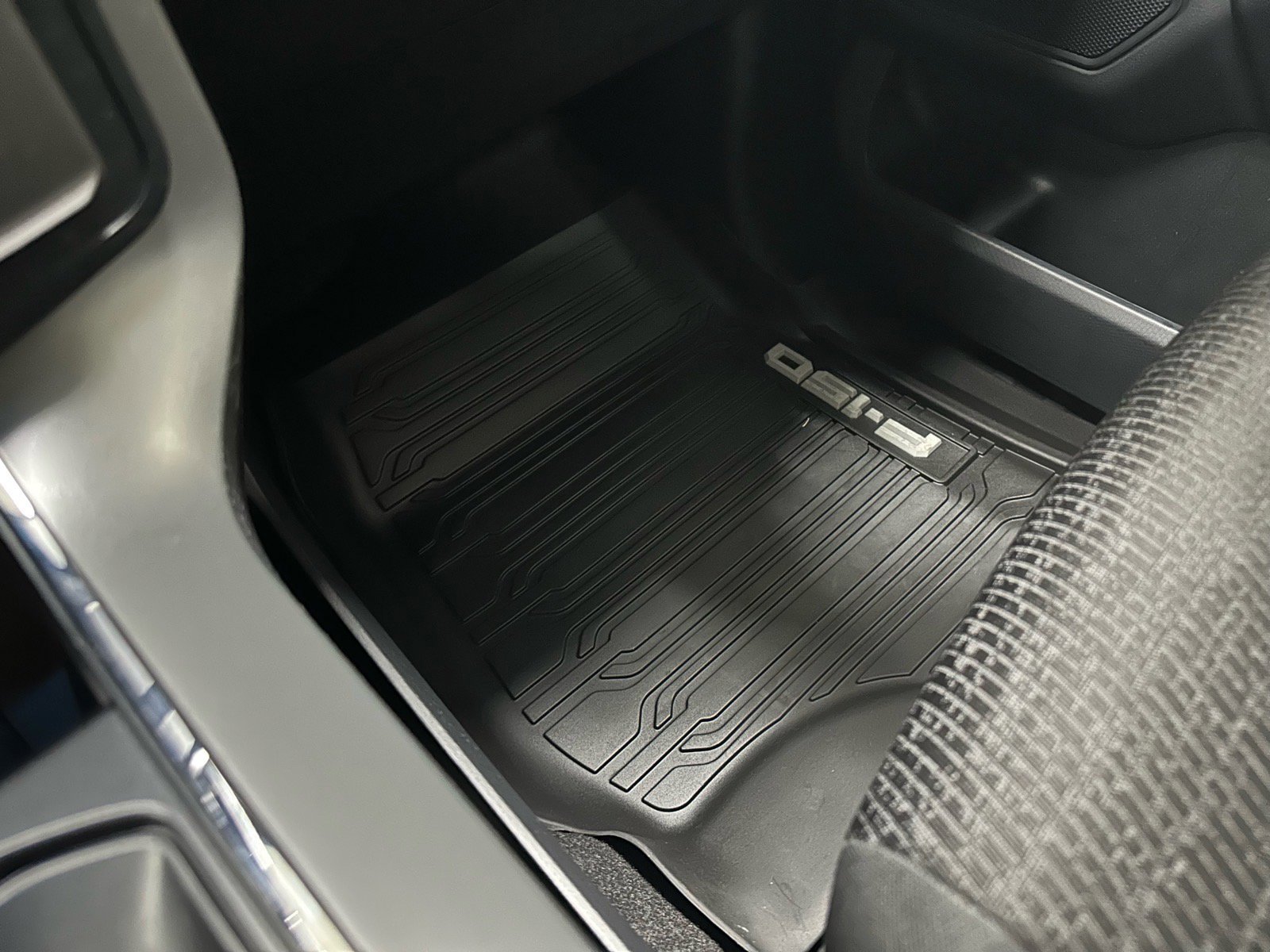 Certified 2025 Ford F150 XLT w/ Equipment Group 302A MID image 38