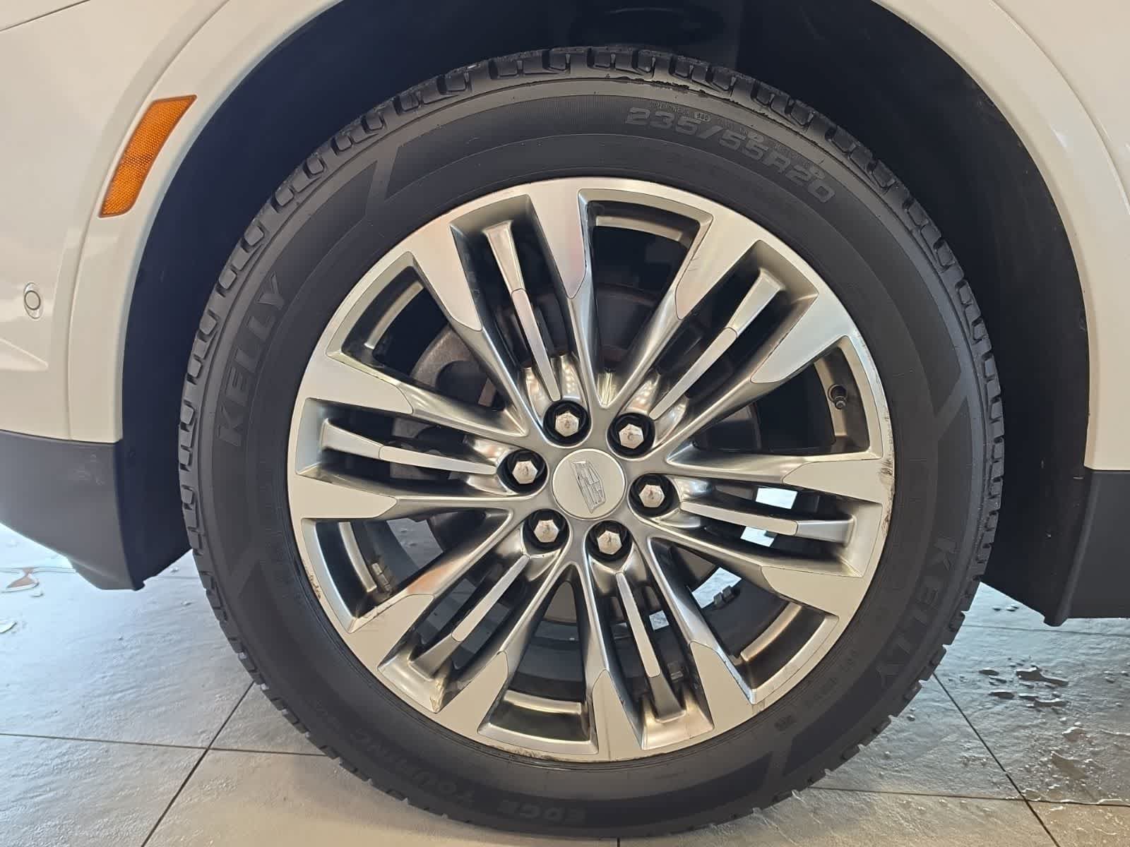 Used 2017 Cadillac XT5 Premium Luxury w/ Driver Assist Package AWD/4WD image 13