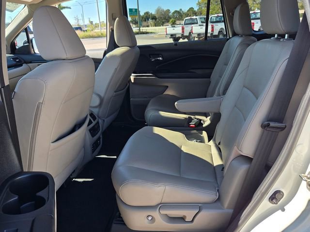 Used 2017 Honda Pilot Elite image 12