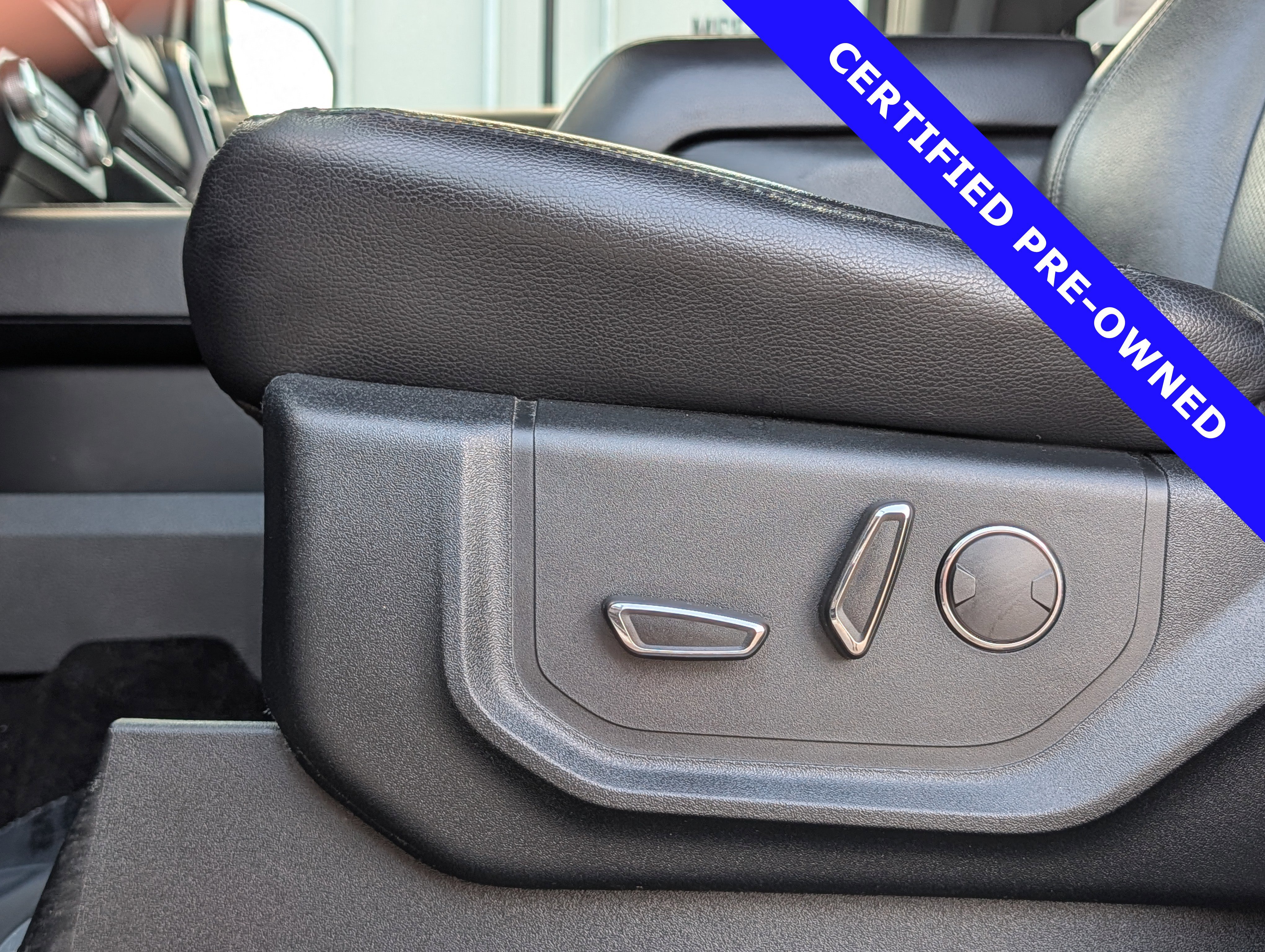 Certified 2019 Ford Expedition Limited w/ Equipment Group 302A AWD/4WD image 24
