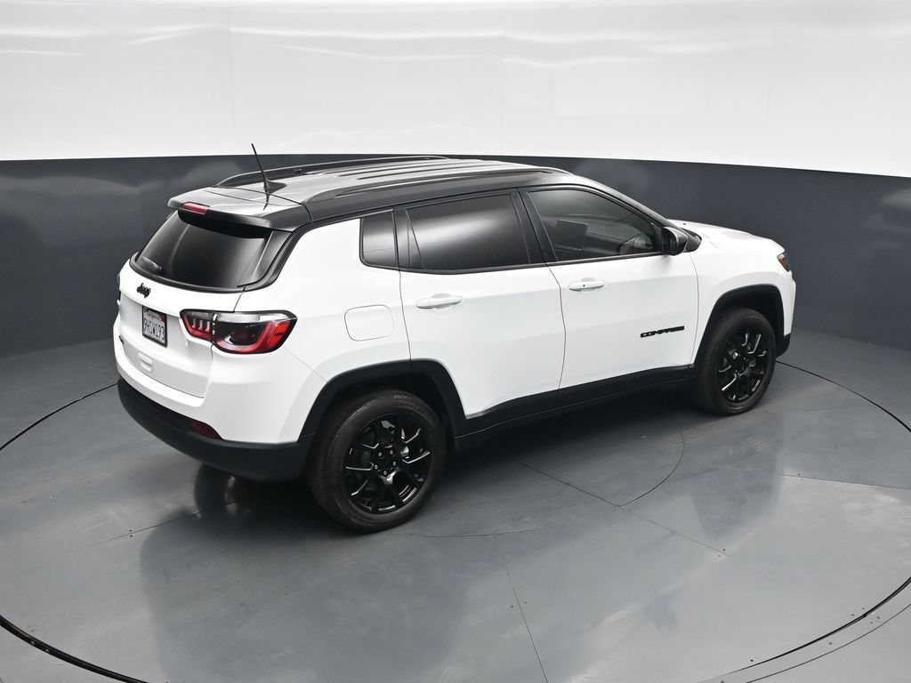 Used 2023 Jeep Compass Latitude AWD/4WD image 36