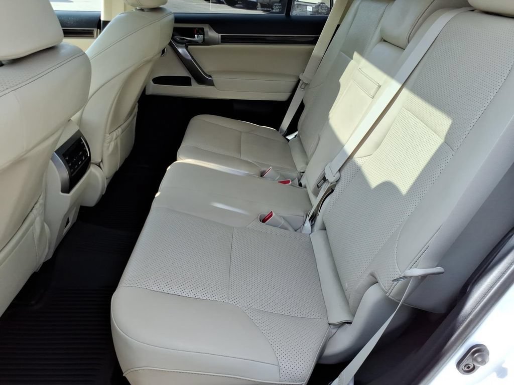 Used 2023 Lexus GX 460 Luxury w/ Accessory Package AWD/4WD image 14