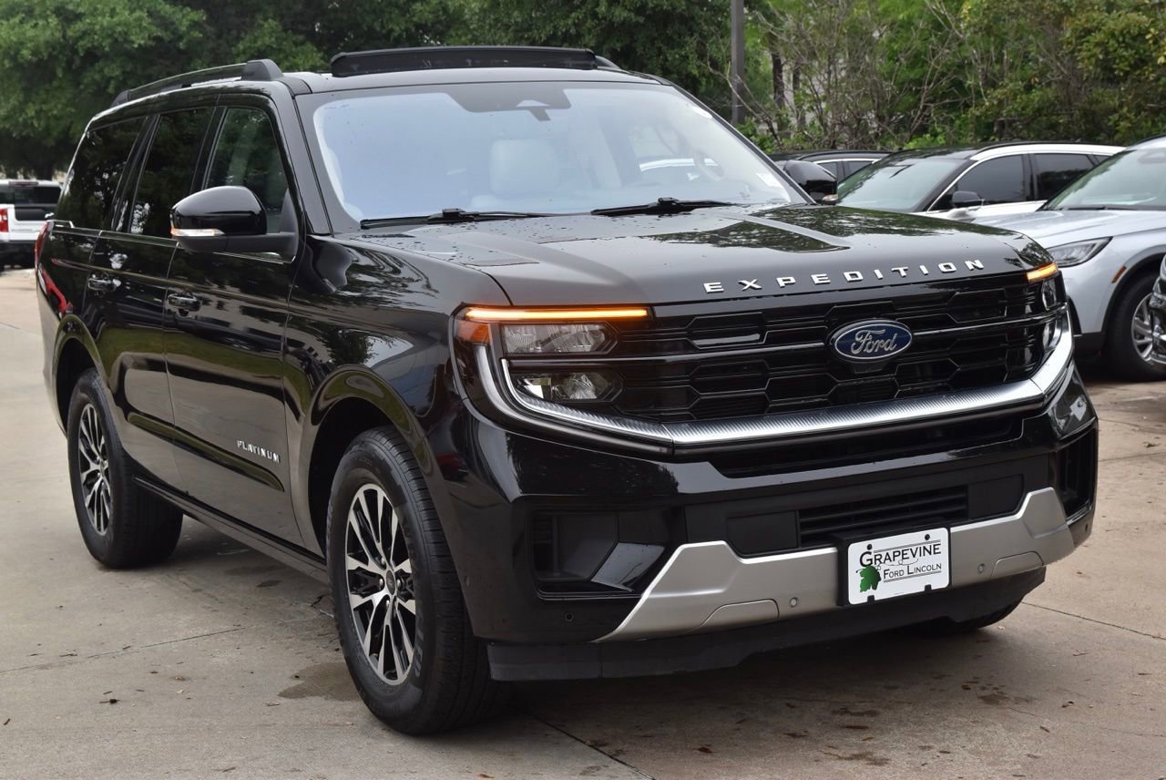 Certified 2025 Ford Expedition Platinum AWD/4WD image 11