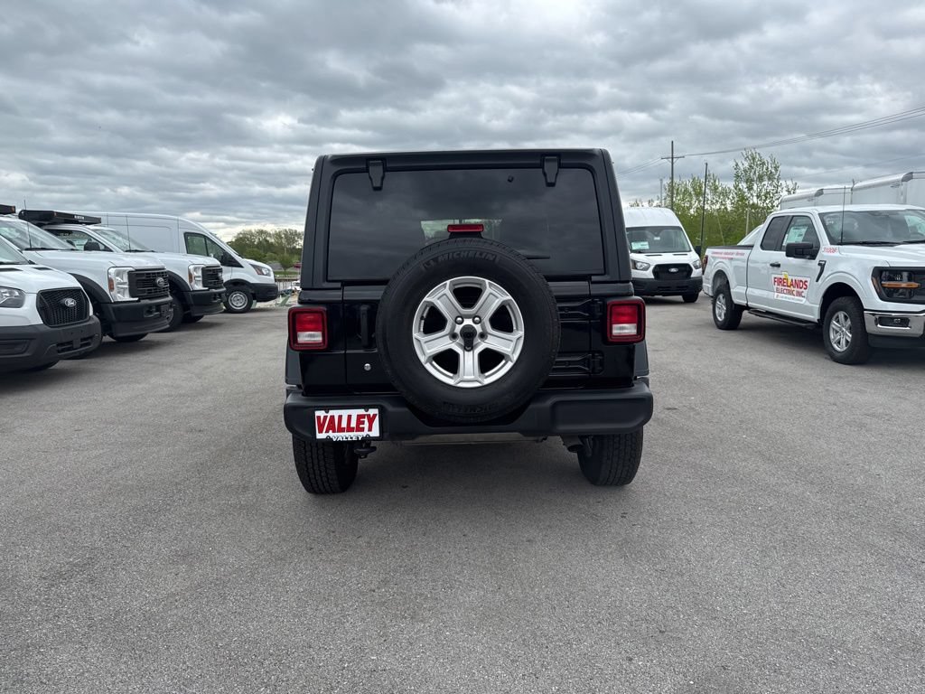 Used 2019 Jeep Wrangler Unlimited Sport S AWD/4WD image 6