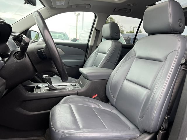 Used 2020 Chevrolet Traverse LT w/ LT Premium Package AWD/4WD image 3