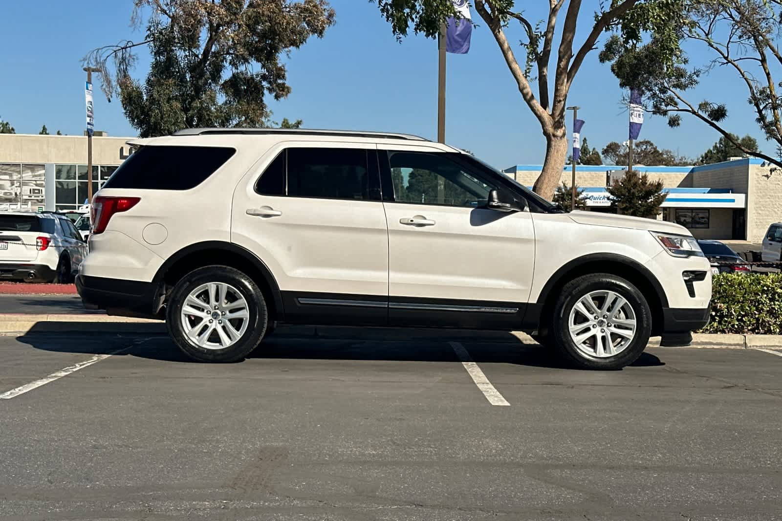 Certified 2019 Ford Explorer XLT w/ Equipment Group 201A AWD/4WD image 8