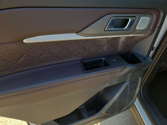 Certified 2025 Ford Explorer Platinum w/ LUX Leather Package AWD/4WD image 17