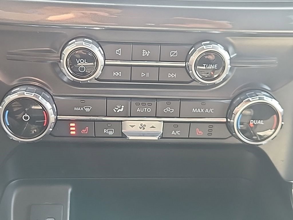 Certified 2022 Ford F150 XLT w/ Equipment Group 302A High image 20