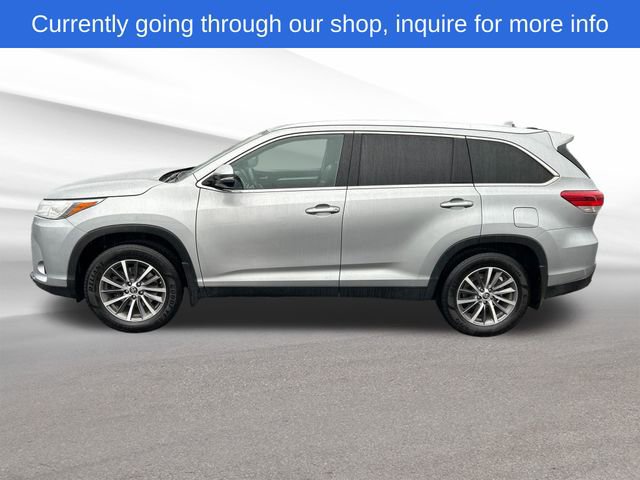 Used 2019 Toyota Highlander XLE image 2