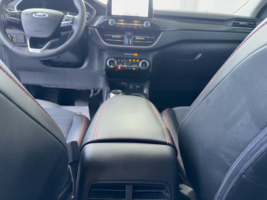 Certified 2022 Ford Escape SEL w/ SEL Stealth AWD Package image 32