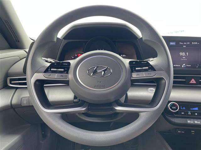 Used 2022 Hyundai Elantra SEL FWD image 12